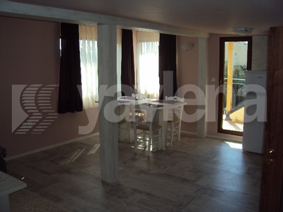 тристаен, Варна