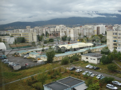 двустаен, София