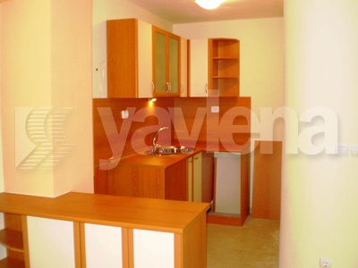 тристаен, Ямбол