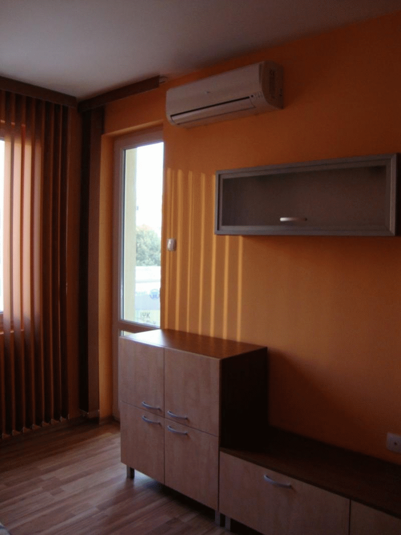 Отдава студио,Русе,Идеален център,ново.Лукс,пълно обзавеждане.Климатик