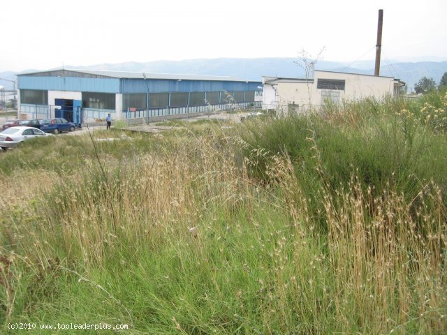 Атрактивен парцел за пром. строителство в Сандански