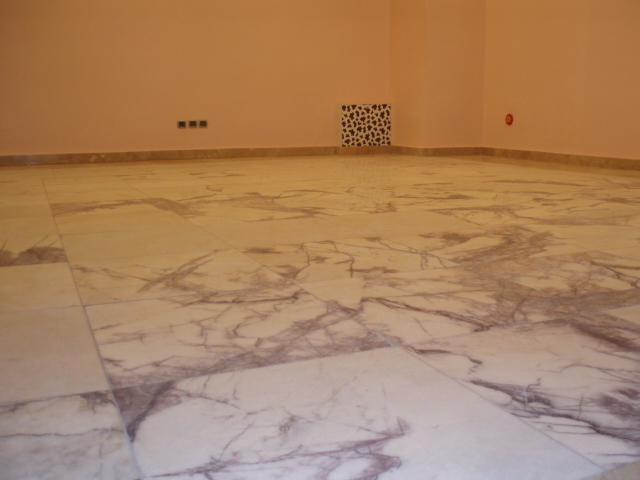 Продава Магазин / Офис / в нова луксозна ъглова сграда, находяща се в гр. София кв. Бели брези, на ул. Хайдушка гора и ул. Д. Атанасов.