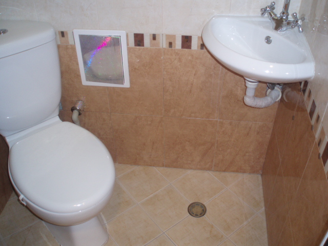 Продава Магазин / Офис / в нова луксозна ъглова сграда, находяща се в гр. София кв. Бели брези, на ул. Хайдушка гора и ул. Д. Атанасов.