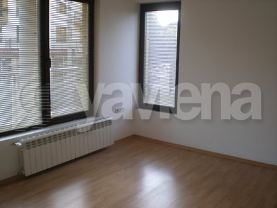 двустаен, София