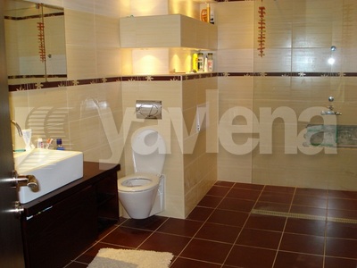 тристаен, София