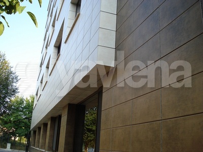 тристаен, София