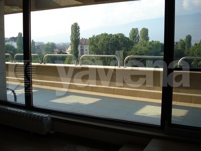 тристаен, София