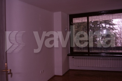 къща, София