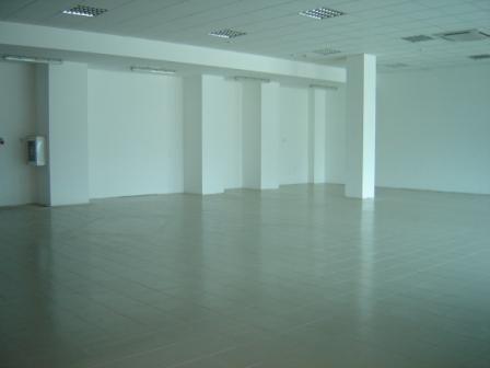 Търговски обект магазин/офис под наем