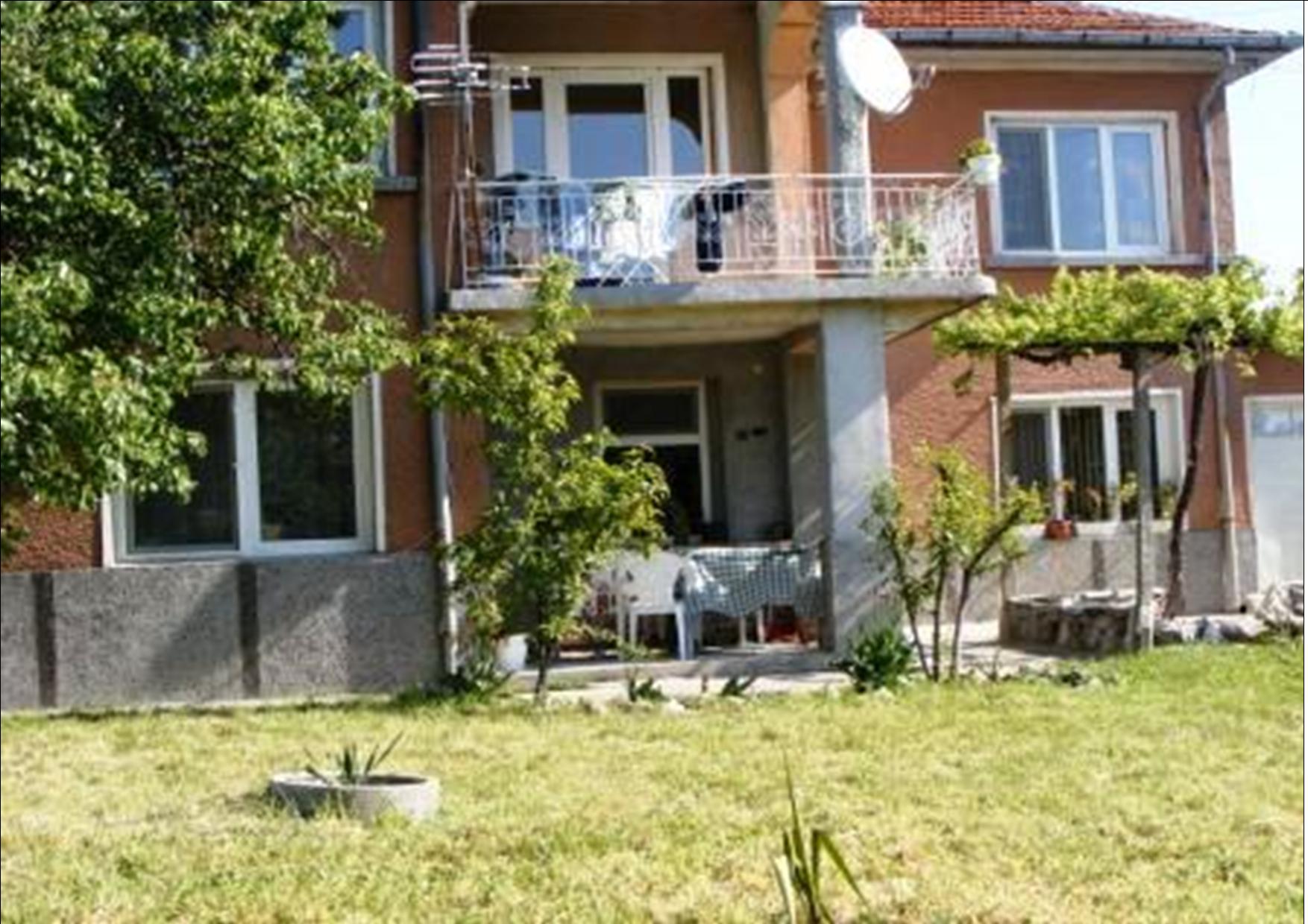 Reformed 4 bedroom property in excellent location, Bulgaria, near airport, near city, near ski resort, near Greece, For sale by owner!