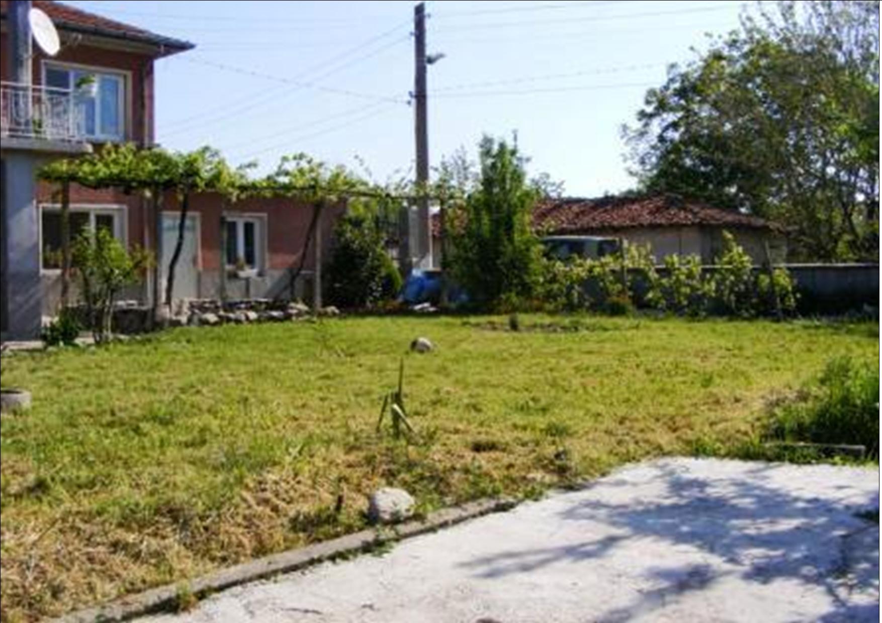 Reformed 4 bedroom property in excellent location, Bulgaria, near airport, near city, near ski resort, near Greece, For sale by owner!