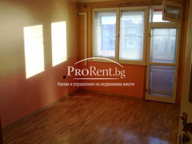 предлага под наем тристаен апартамент в квартал Трошево.
