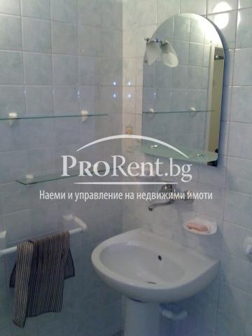 предлага под наем тристаен апартамент в квартал Трошево.