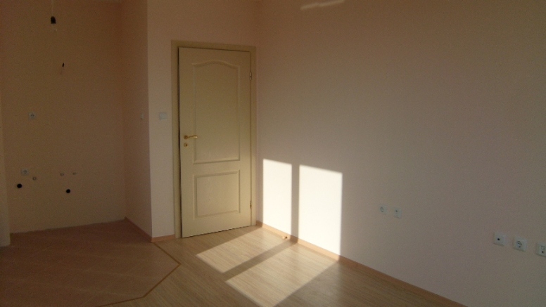 Тристаен апартамент в района на Левски, Варна