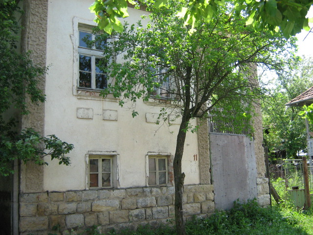 Продава селска къща в с. Черкаски