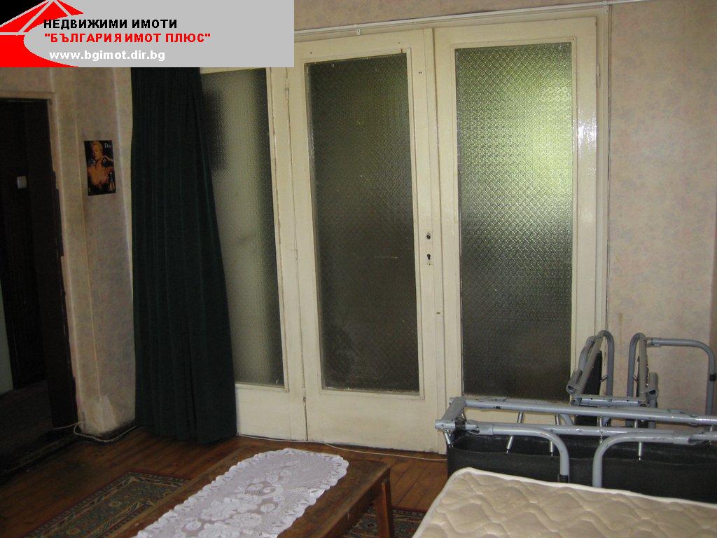 ПОД НАЕМ 3СТАЕН ОБОРИЩЕ ОБЗАВЕДЕН 450ЛВ.
