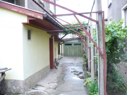 Продавам къща в Ловеч