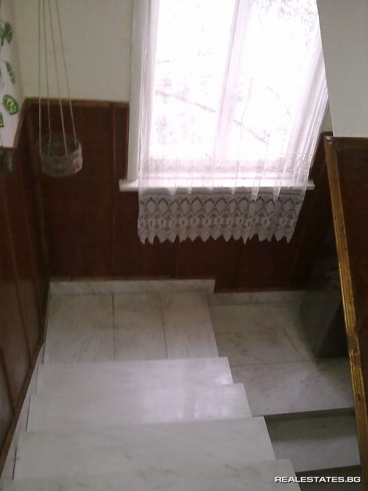 Продавам къща в гр.Берковица