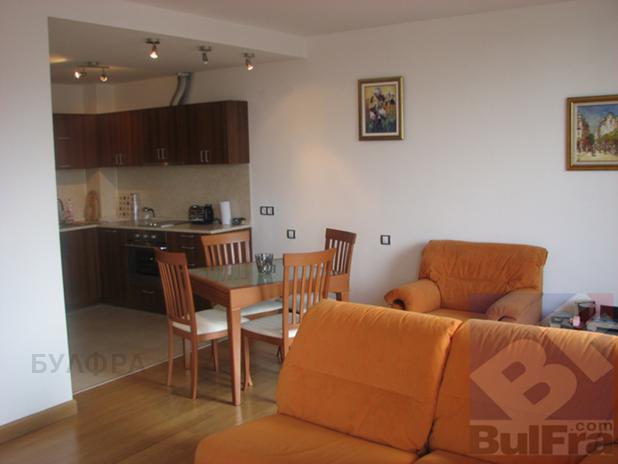 продава двустаен апартамент, кв.Хладилника, 93кв.м., 93000 EUR