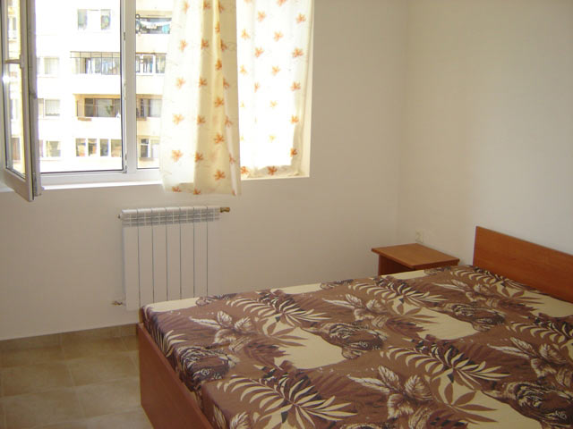 Тих слънчев и уютен тристаен апартамент в Овча купел 1 се дава под наем.