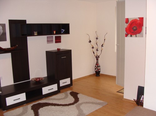 ПОД НАЕМ ТРИСТАЕН АПАРТАМЕНТ 
град София, Лозенец