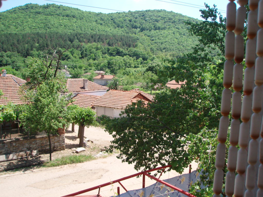 Продавам собствена къща-вила близо до Стара Загора-от собственик.