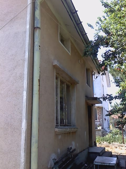 ПРОДАВАМ ДВУЕТАЖНА ЧАСТИЧНО ОБЗАВЕДЕНА ВИЛА В СЕЛО МАЛЕВО (12КМ ДО ХАСКОВО)