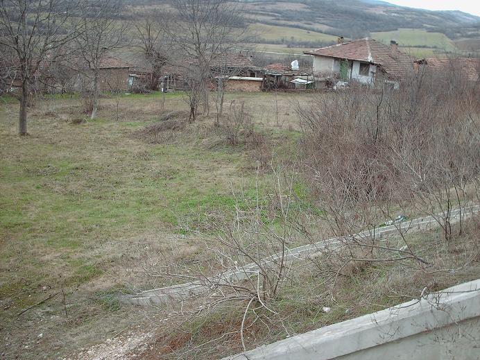 Продава се регулиран парцел 1000кв.м