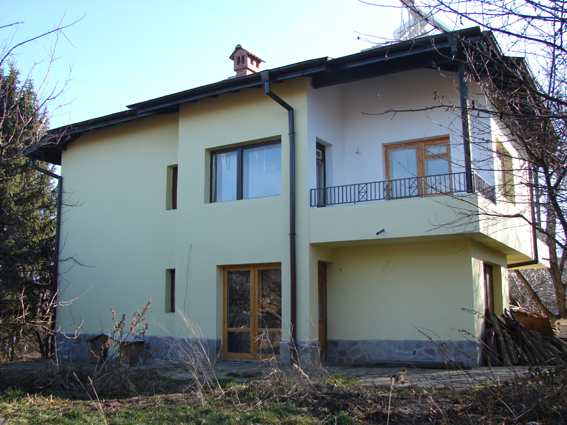 Cozy house with yard at the foot of Vitosha mountain