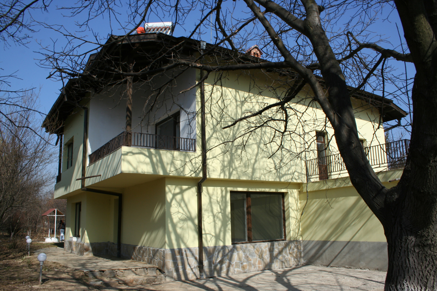 Cozy house with yard at the foot of Vitosha mountain