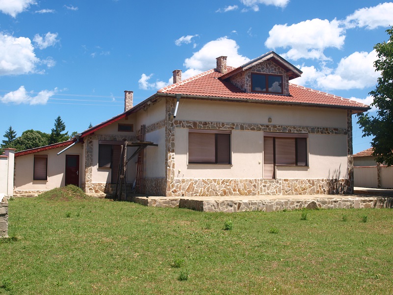 Новопостроена фамилна къща 150кв.м обл. Варна