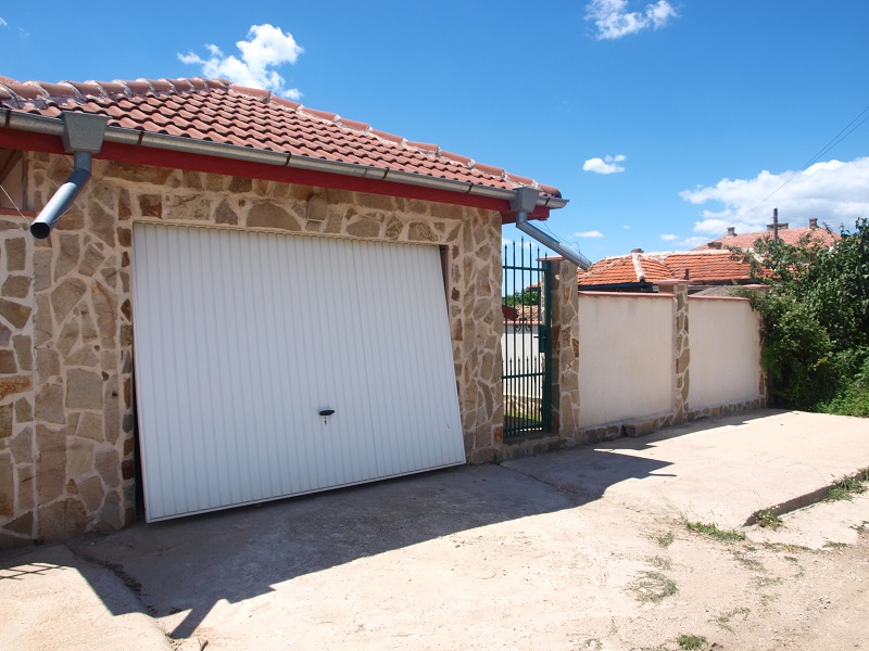 Новопостроена фамилна къща 150кв.м обл. Варна