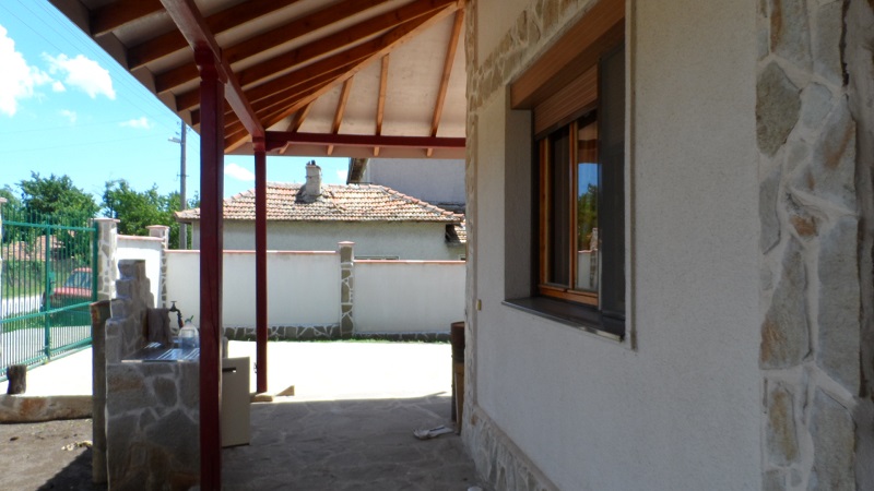 Новопостроена фамилна къща 150кв.м обл. Варна