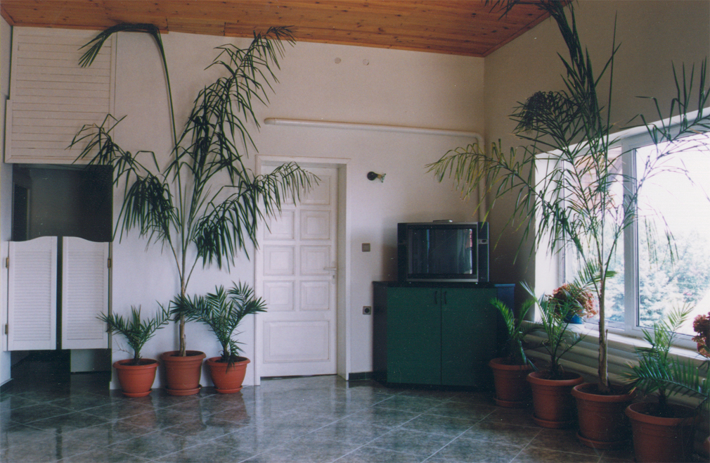 Продавам или давам под наем Хотел-ресторант работещ като ХОСТЕЛ