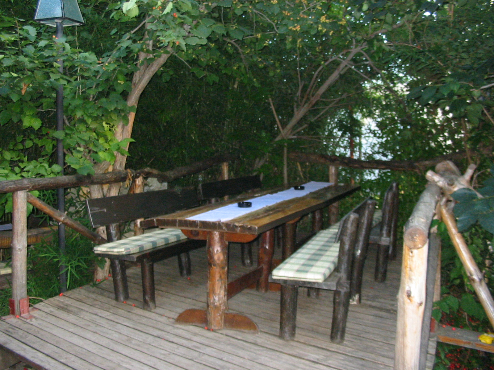 Продавам или давам под наем Хотел-ресторант работещ като ХОСТЕЛ