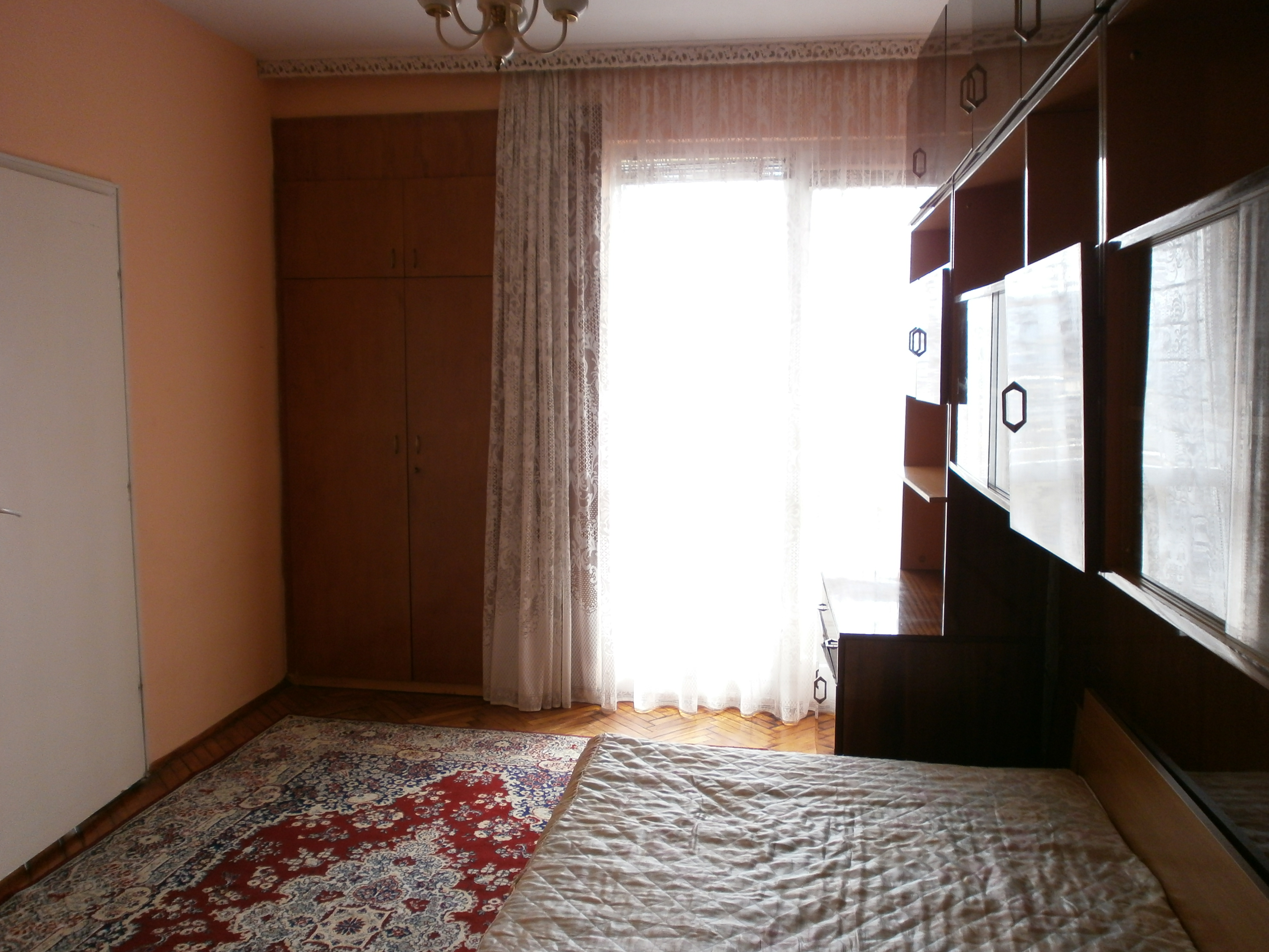 Под наем тристаен апартамент в Погребите, Варна - 175 EUR