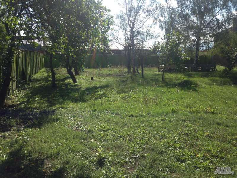 Продава Къща в село Волуяк, област София