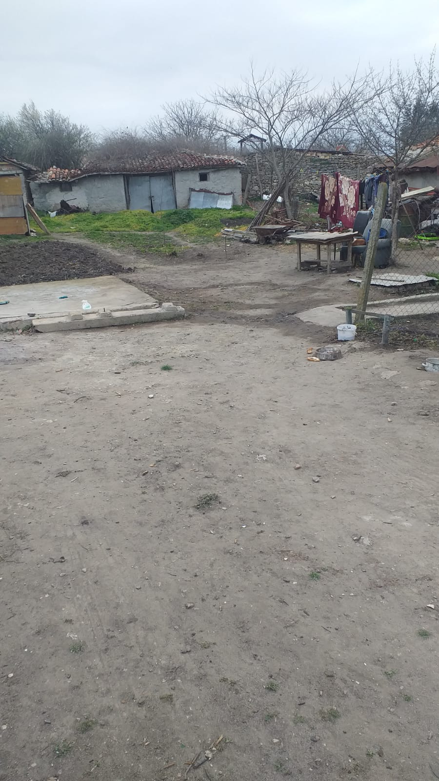 Продава Къща в Изворско