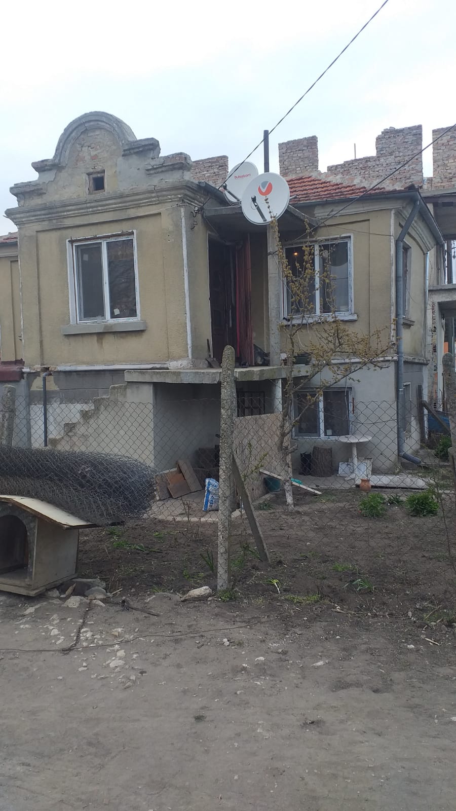 Продава Къща в Изворско