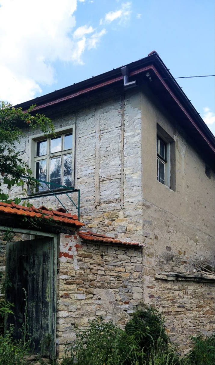 Продава Къща в Средно градище