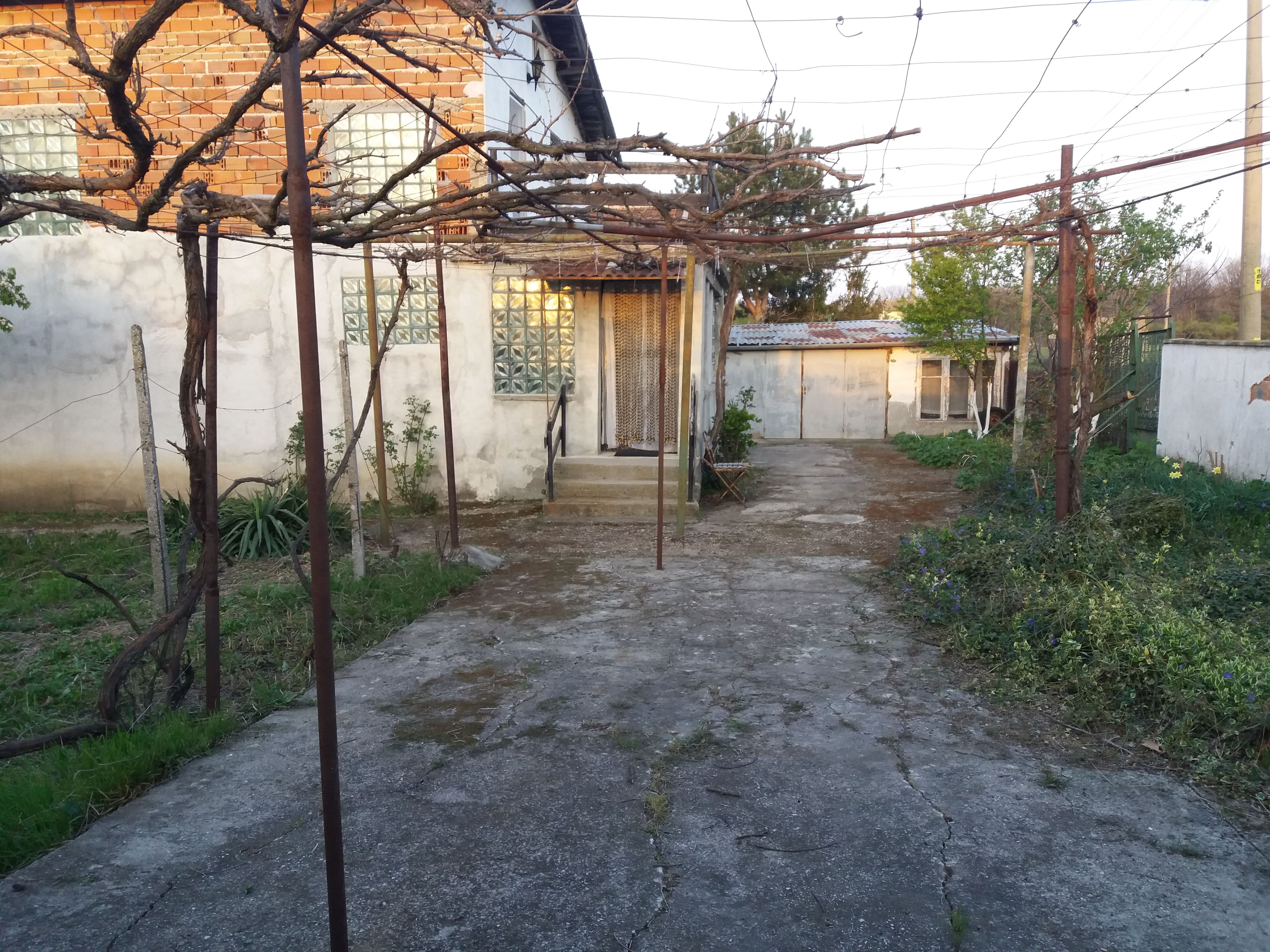 Продава Къща в село Сираково, област Хасково