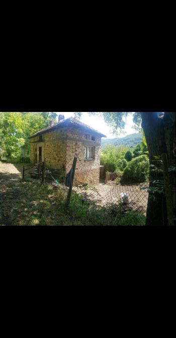 Продава Къща в село Горно Трапе, област Ловеч