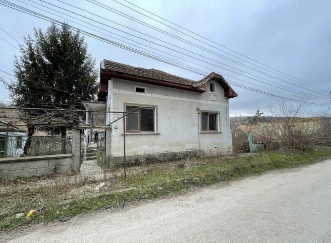 Продава Къща в село Ореховица, област Плевен