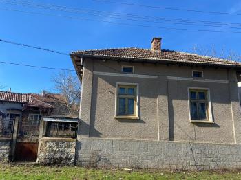 Продава Къща в село Камено поле, квартал Център, област Враца