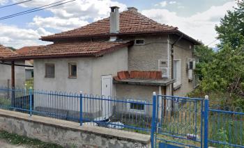 Продава Къща във Волуяк, област София-Град